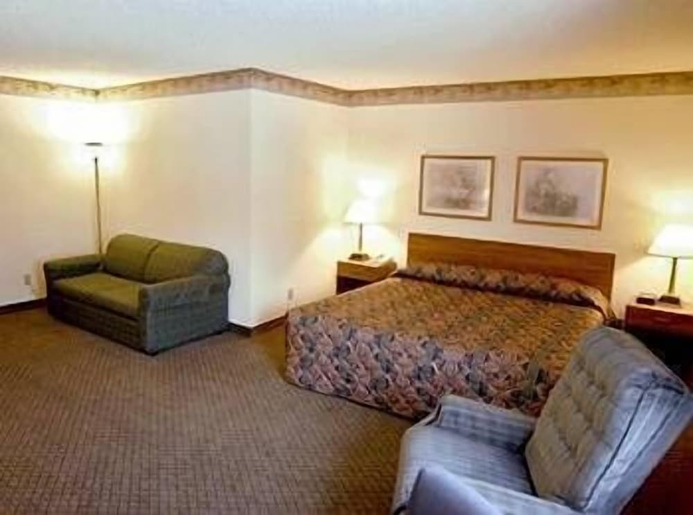 Lodi Valley Suites - photo 8