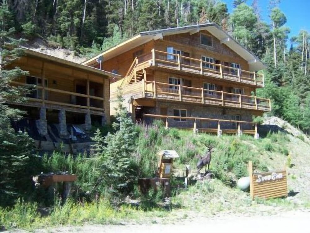 Snow Bear Inn — Taos