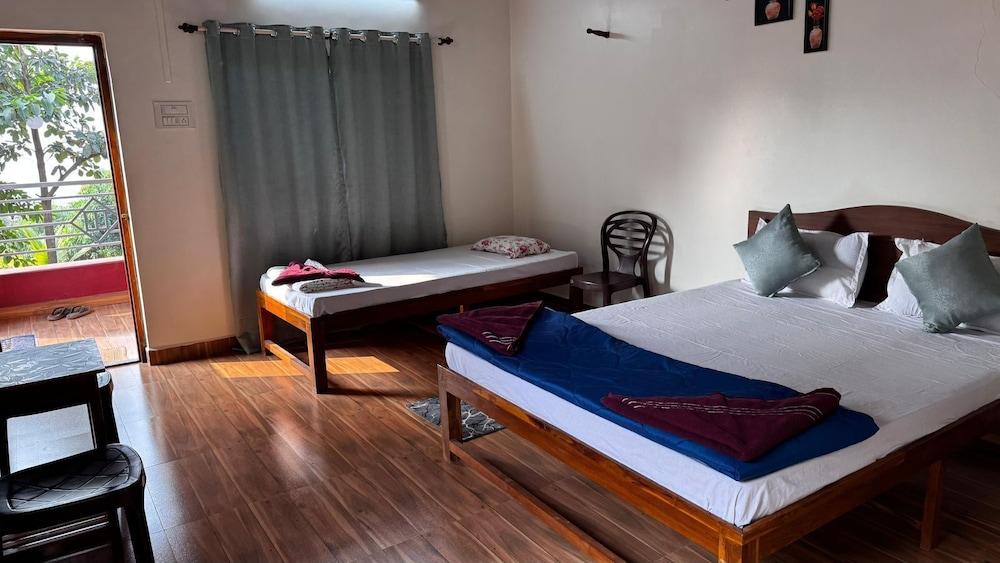 The Alphonso Mango County - carbon neutral hotel in Harnai