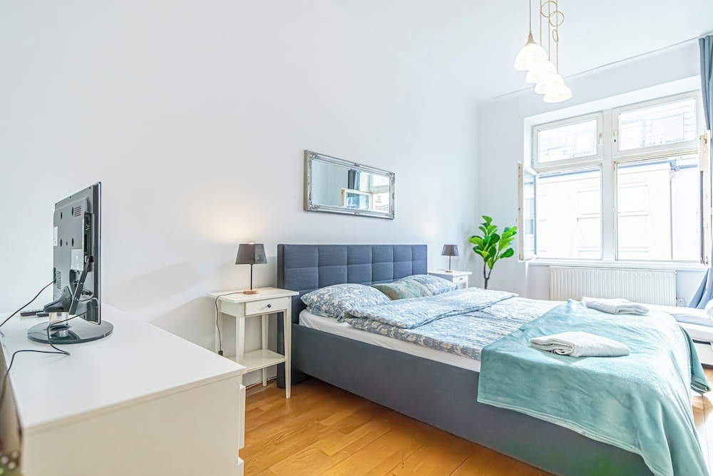 Stylish 1BR Apartment in Vienna City Center — 4-Star Luxury Hotel in Vienna, Austria