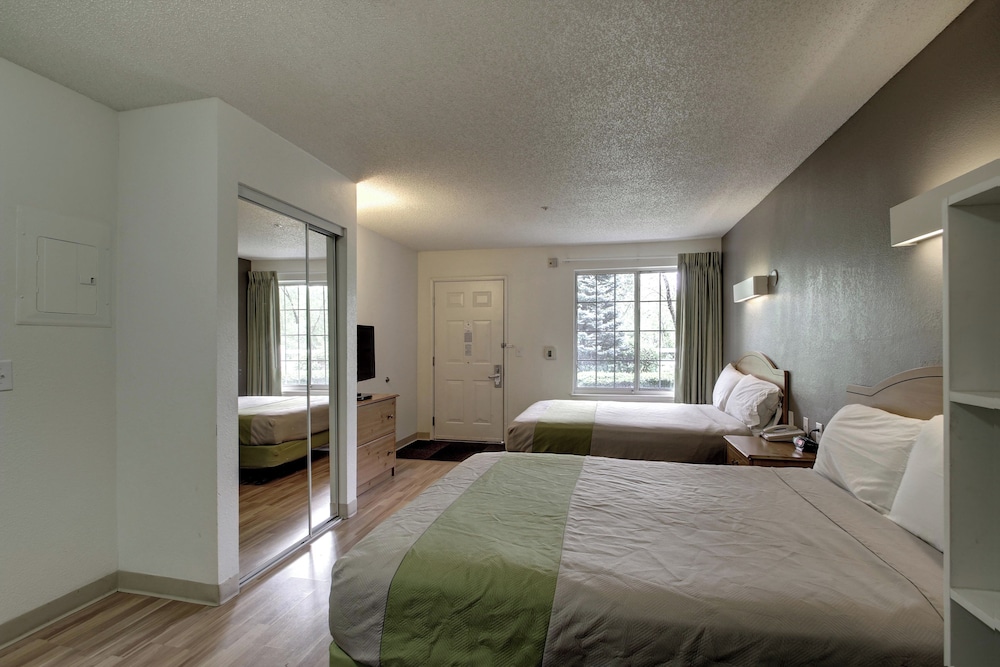 Econo Lodge Murray - photo 9