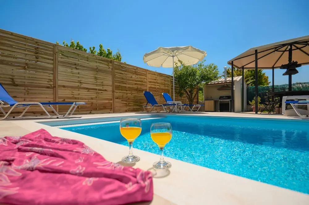 Jokos House in Roda With 2 Bedrooms and 2 Bathrooms — 4-Star Luxury Hotel in Corfu, Greece