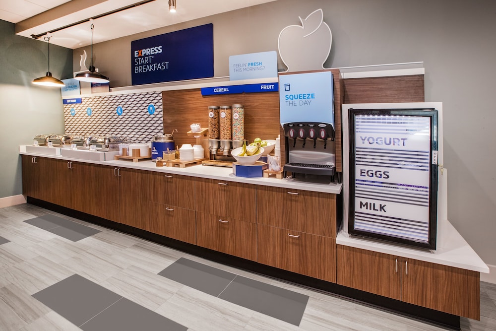 Holiday Inn Express Suites Carlisle Southwest I 81 By Ihg — Carlisle