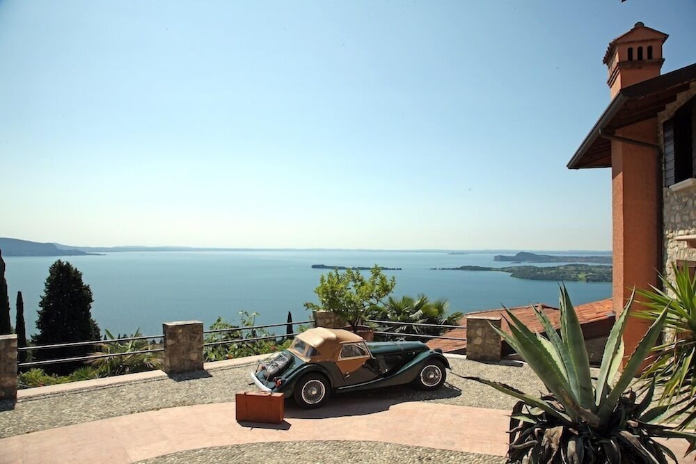 Dimora Bolsone — 4-Star Luxury Hotel in Gardone Riviera, Italy