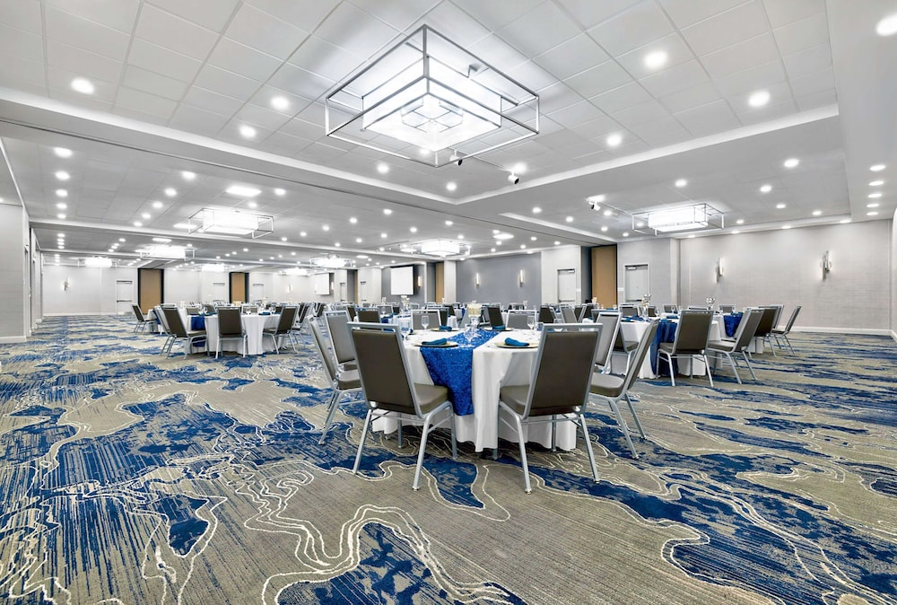 DoubleTree by Hilton Davenport - photo 54