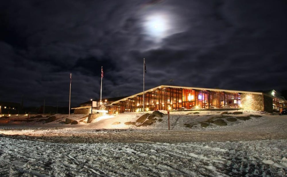 Man From Snowy River Hotel - carbon neutral hotel in Kosciuszko National Park