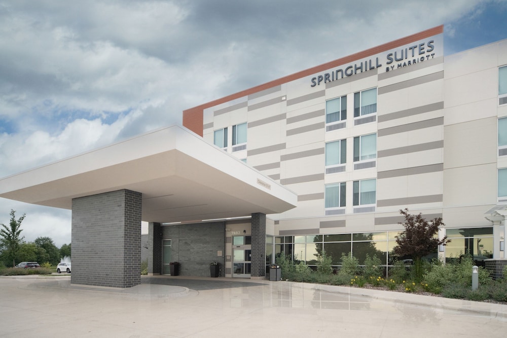 Springhill Suites By Marriott Kenosha — Kenosha