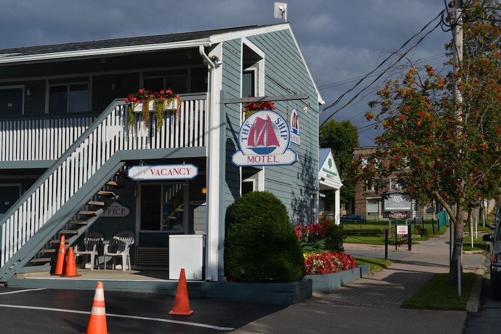The Ship Motel - photo 6