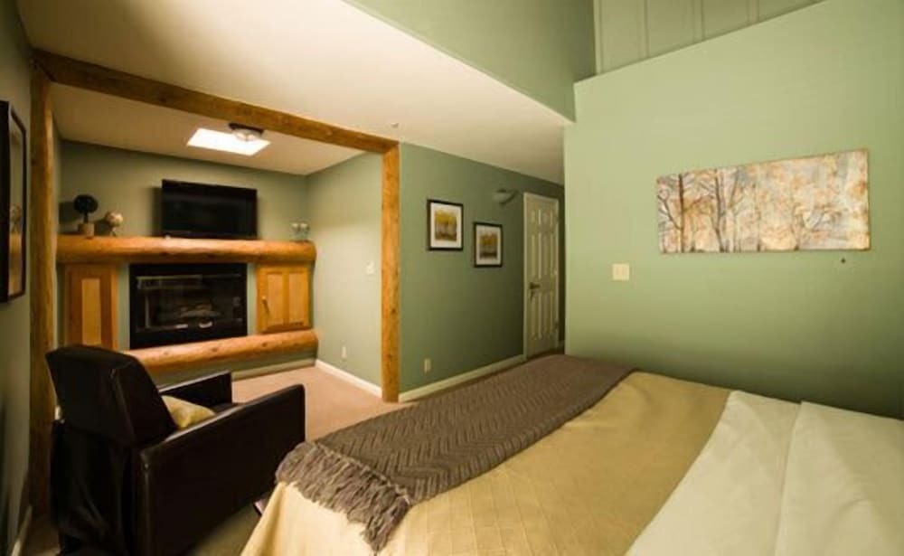 The Inn Above Oak Creek - photo 12