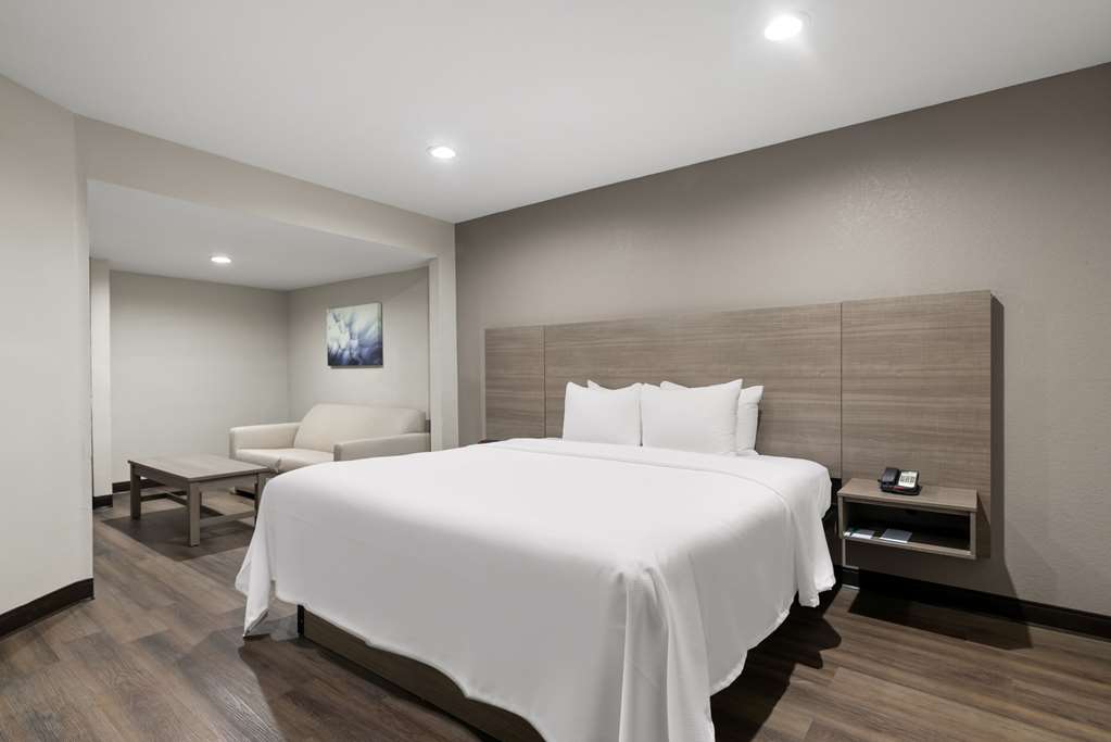 Quality Suites Wildwood The Villages - photo 14