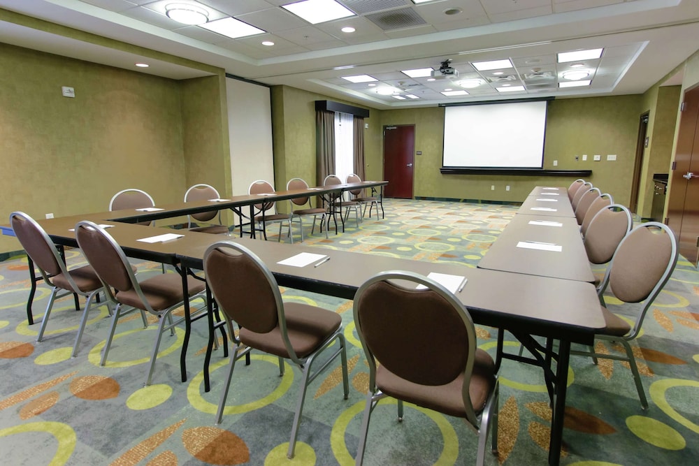 Hampton Inn & Suites by Hilton Flowery Branch Lake Lanier - photo 23