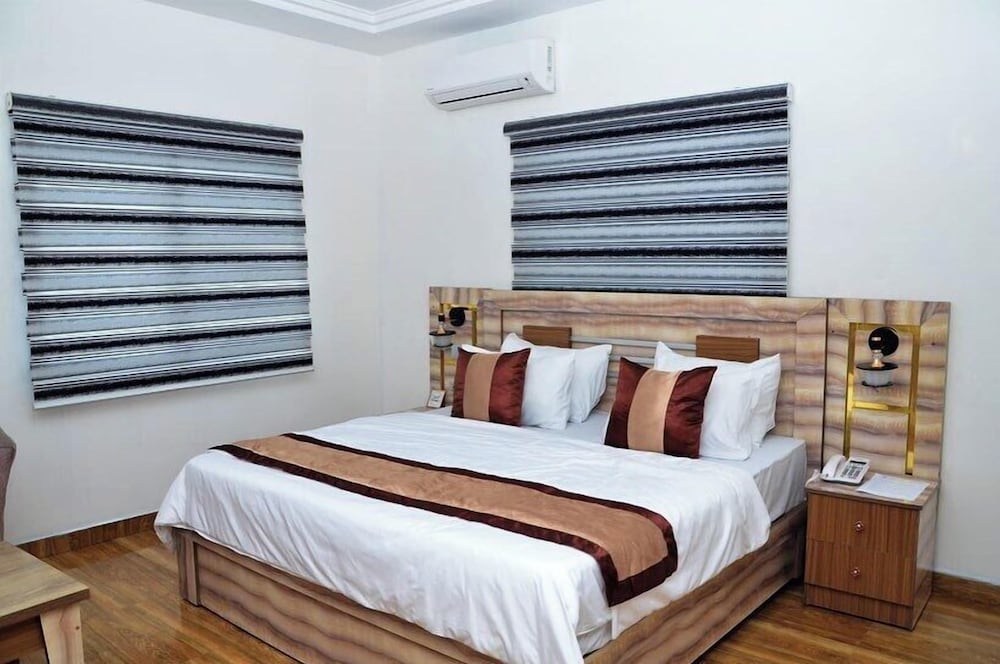 Sterling Lakeview Apartment — 4-Star Luxury Hotel in Port Harcourt, Nigeria