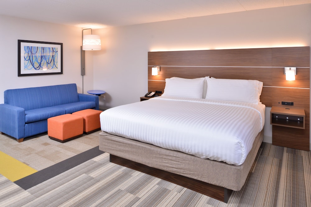 Holiday Inn Express & Suites Indianapolis Dtn Conv Ctr Area by IHG - photo 30