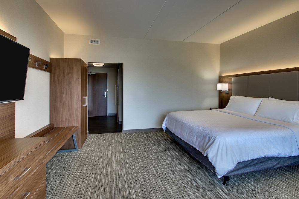 Holiday Inn Express & Suites Troy by IHG - photo 13
