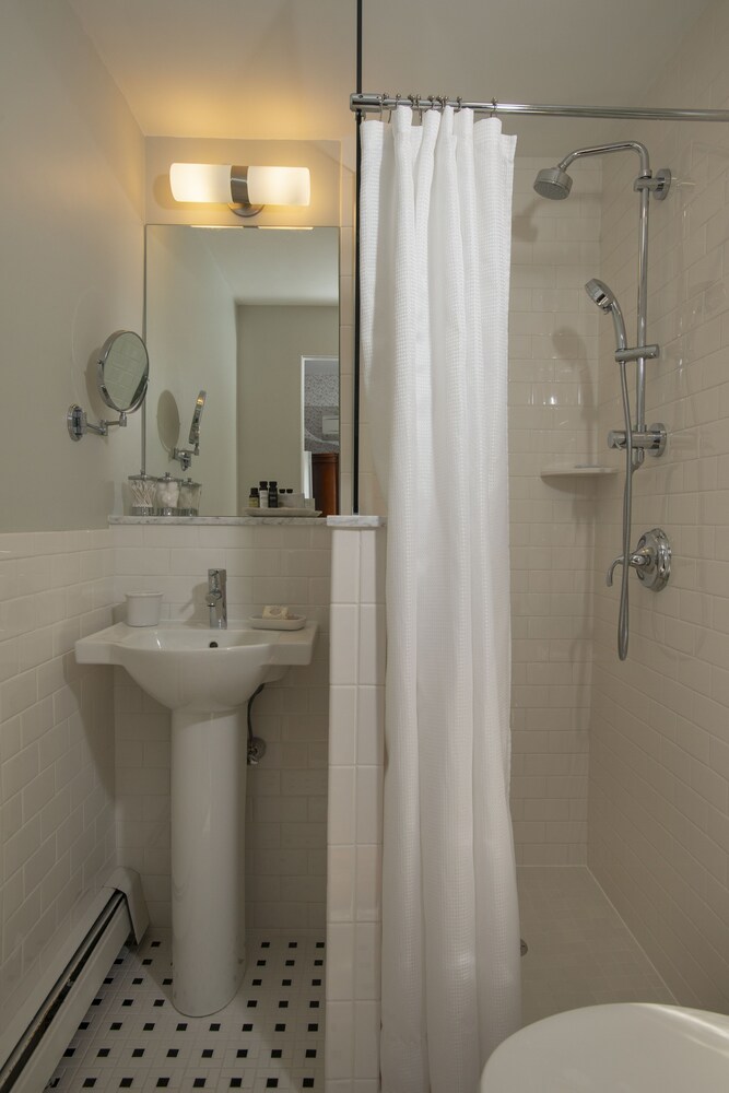 Liberty Hill Inn - photo 48