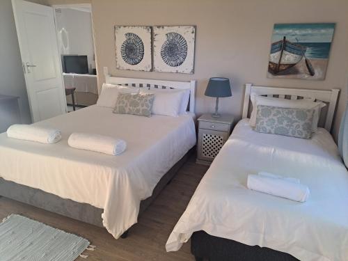 Garden Cottage in Constantia Meadowridge