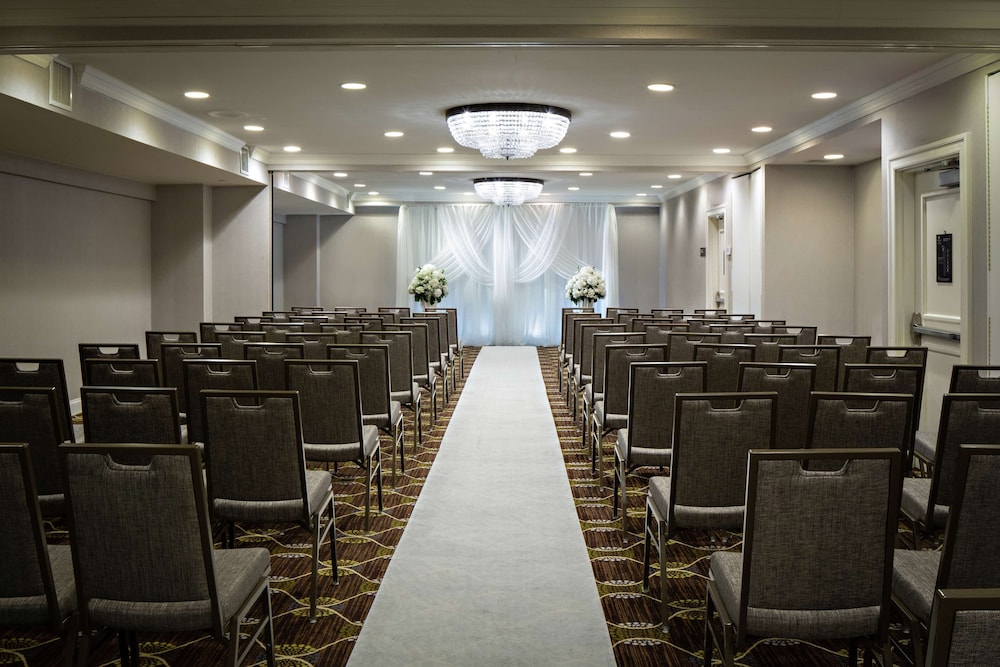 DoubleTree by Hilton Fairfield Hotel & Suites - photo 64
