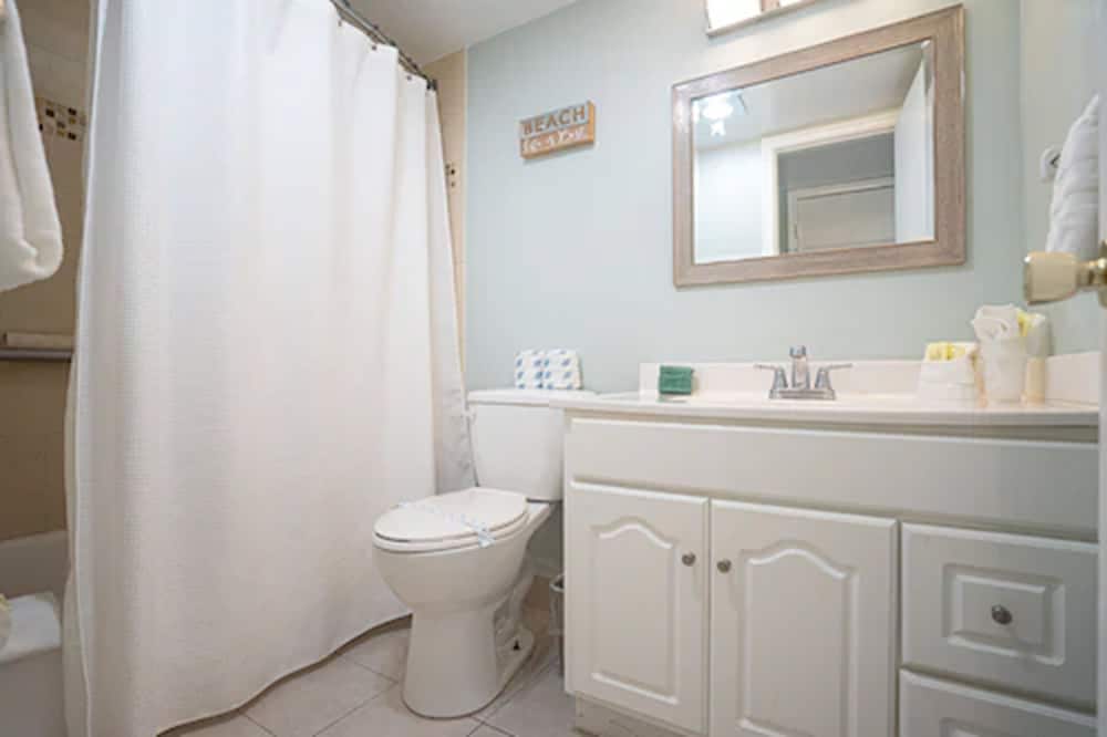 Carriage House Resort Motel — hotel in Deerfield Beach