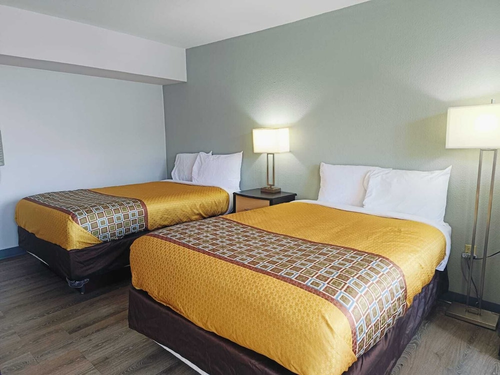 Lawton Hotel - photo 13