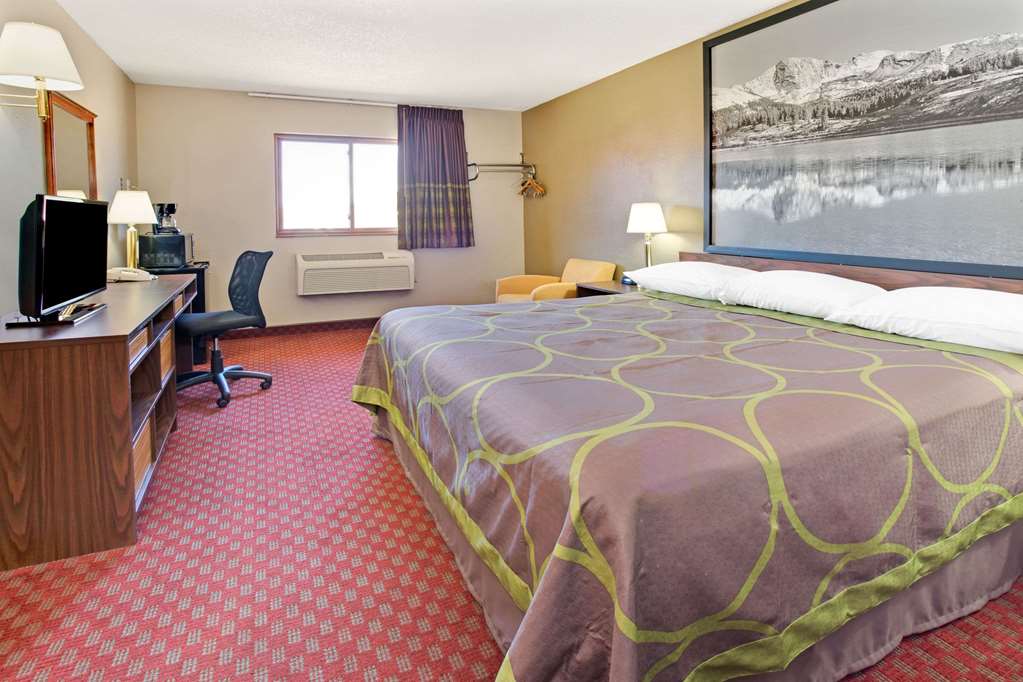 Super 8 by Wyndham Longmont Del Camino - photo 5