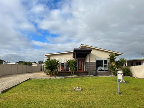 Jestalong Villa — 4-Star Luxury Hotel in Robe, Australia