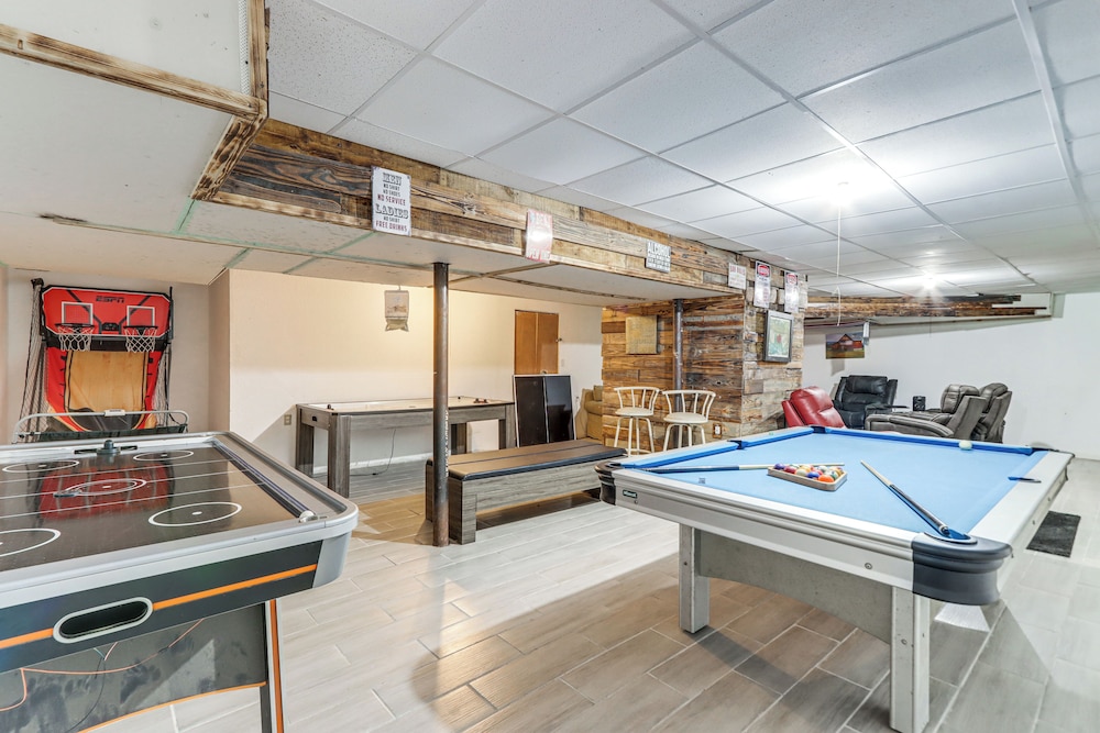 Ellijay Getaway: Fire Pit Hot Tub in Ellijay, United States