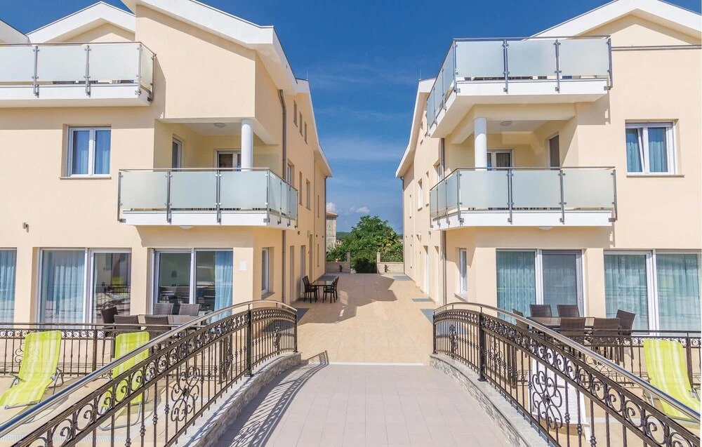 Apartments Funtana with pool — 4-Star Luxury Hotel in Funtana, Croatia