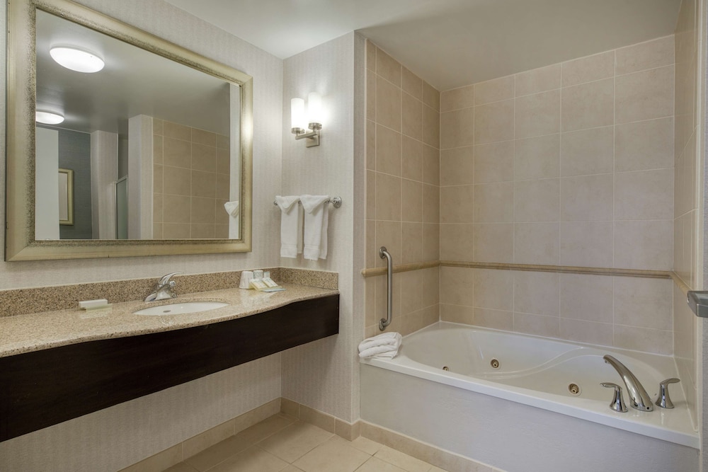 Hilton Garden Inn Durham Southpoint - photo 43