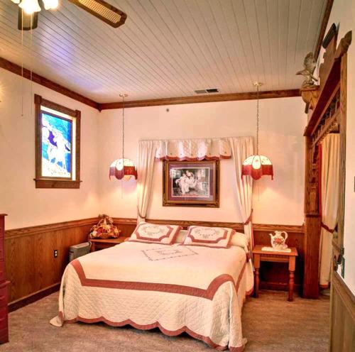 Mariposa Hotel Inn - photo 8