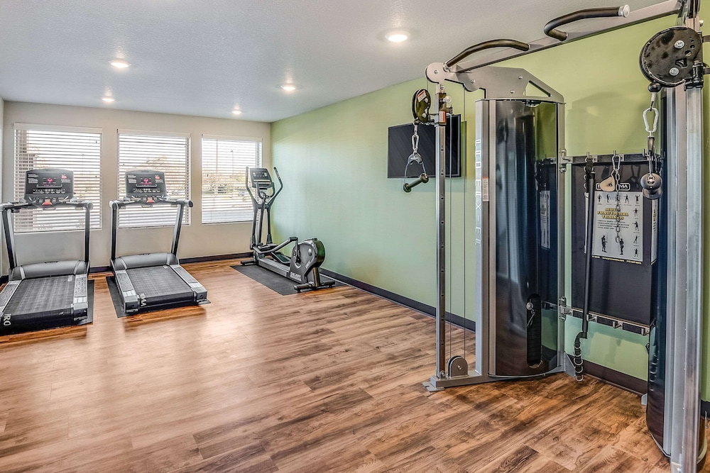 Woodspring Suites West Des Moines - photo 32