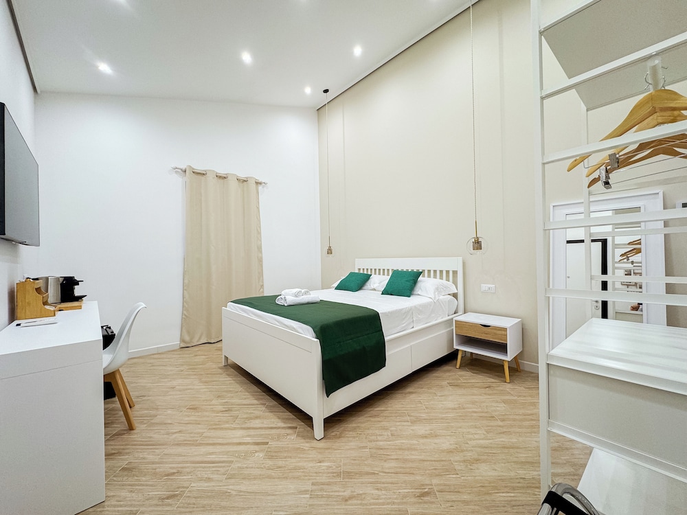 Giandra Rooms and Garden in Messina, Italy