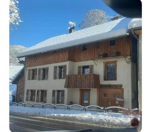 L Ours - carbon neutral hotel in Unknown City