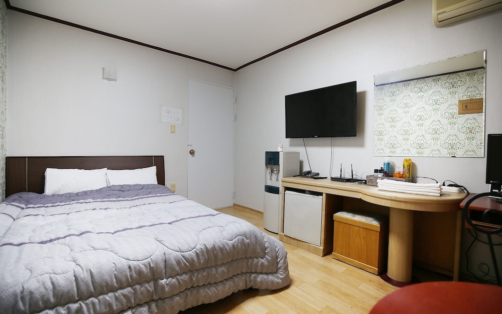 Daejeon Yuseong Chowon Motel in Daejeon, South Korea