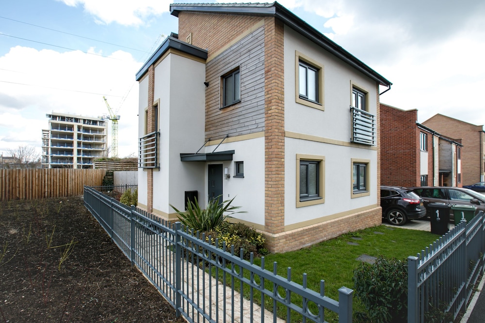 KVM Quayside House — 4-Star Luxury Hotel in Peterborough, United Kingdom