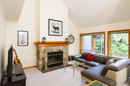 49 Painted Cliff in Whistler, Canada