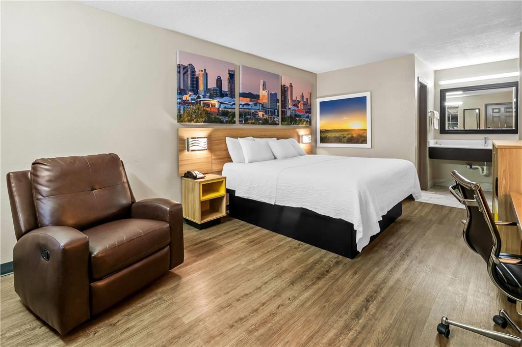 Days Inn by Wyndham Simpsonville - photo 25