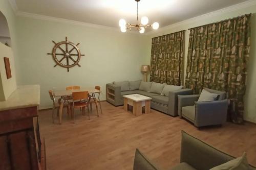 Flat 22