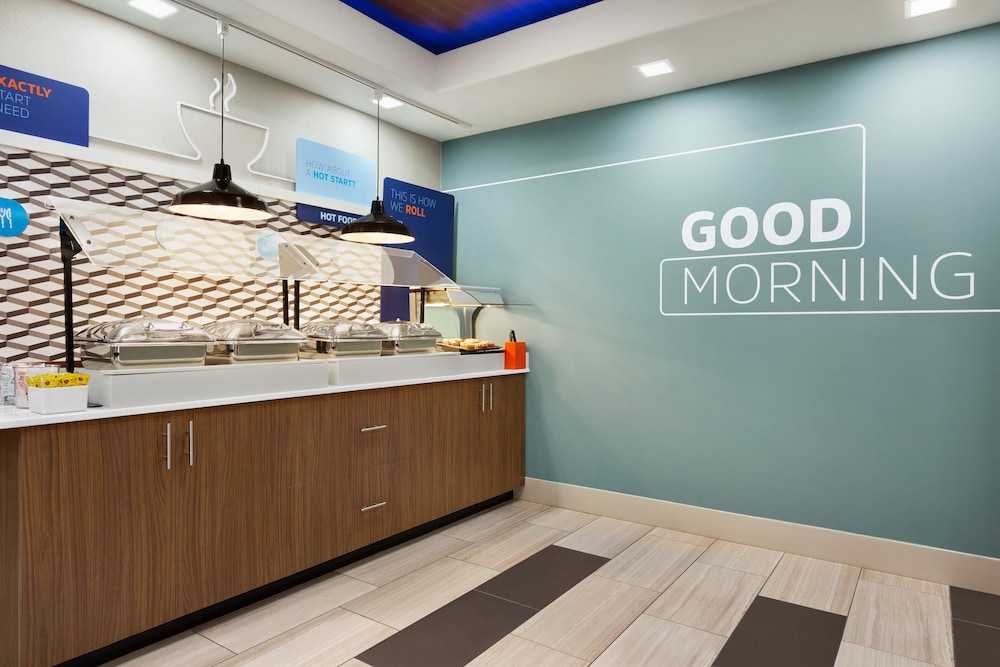 Holiday Inn Express Hotel & Suites Mission McAllen Area by IHG - photo 48