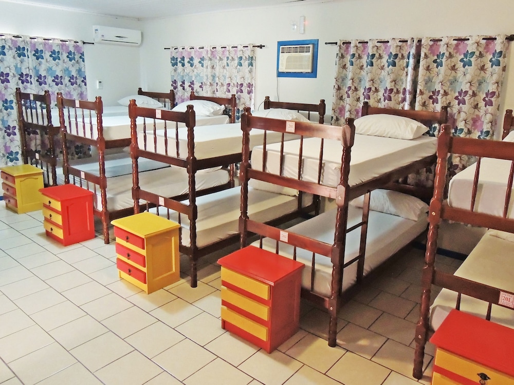 Cabanas Hostel & Suites