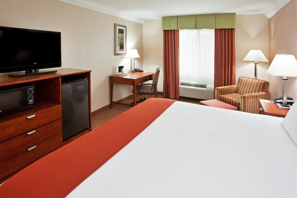 Holiday Inn Express Hotel & Suites Niagara Falls by IHG - photo 8