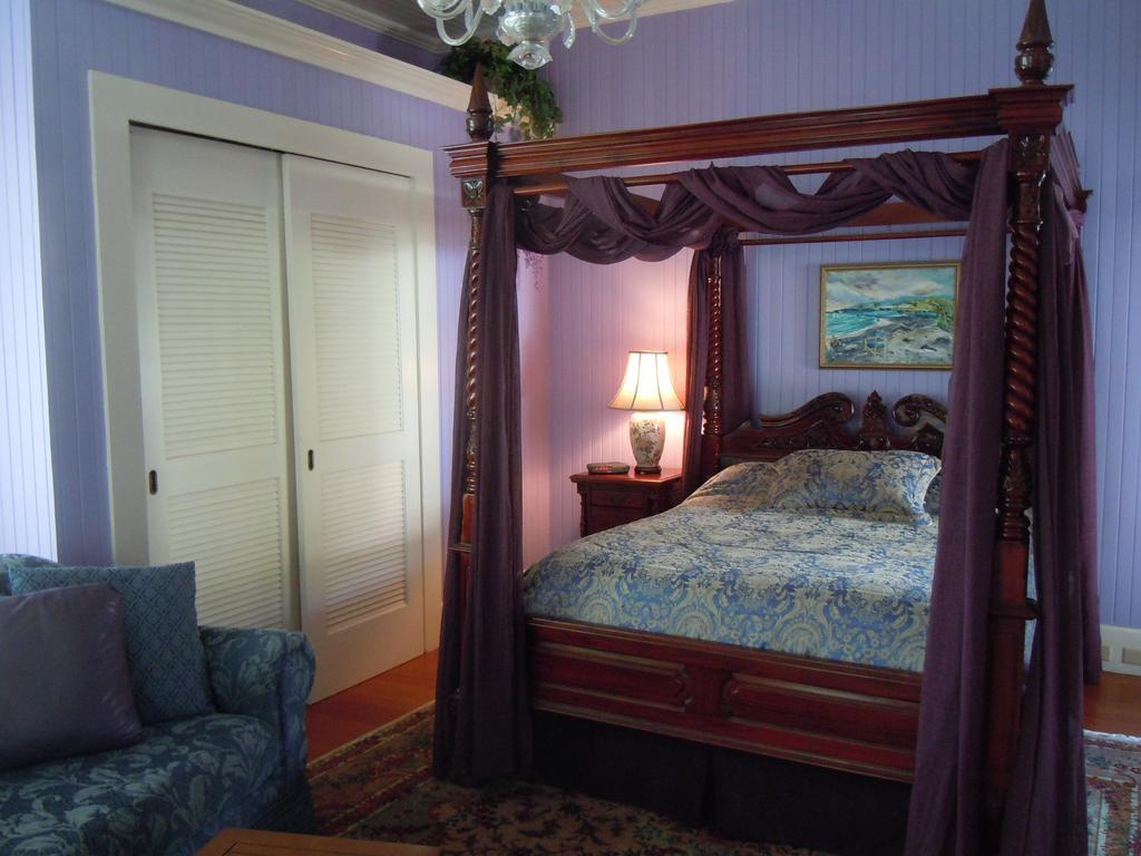 Jacaranda Inn - photo 5