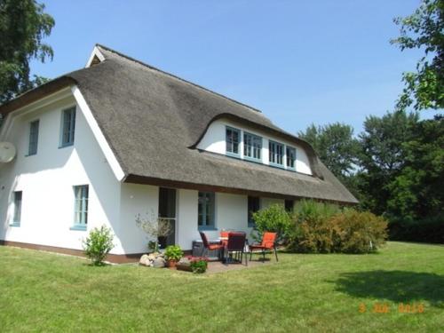 Landhaus Klein Kubitz WE8864 — 4-Star Luxury Hotel in Garz, Germany