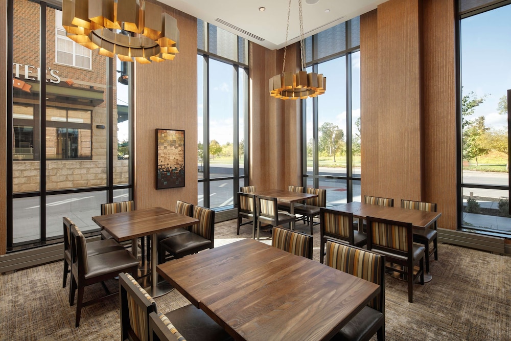 Embassy Suites by Hilton South Bend at Notre Dame - photo 20
