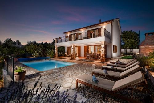 Villa Sara perfect family holiday — 5-Star Luxury Hotel in Krk, Croatia