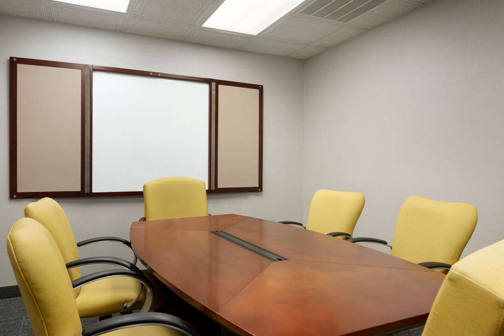 La Quinta Inn & Suites by Wyndham Dublin - photo 35