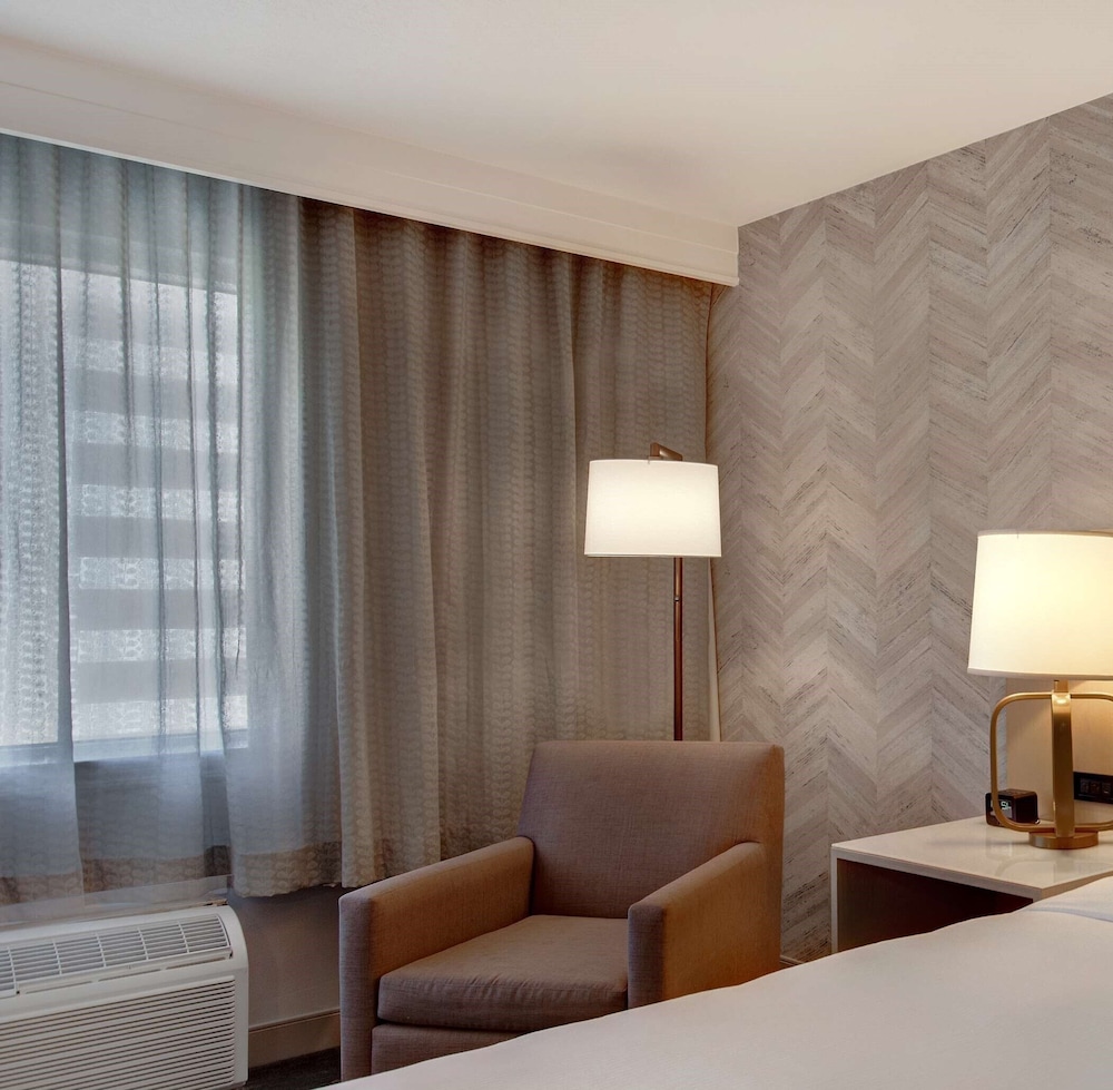 DoubleTree by Hilton LAX El Segundo - photo 17