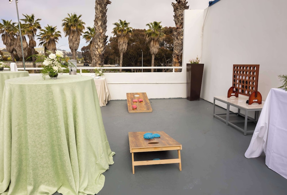 Hilton Garden Inn Dana Point Doheny Beach - photo 53