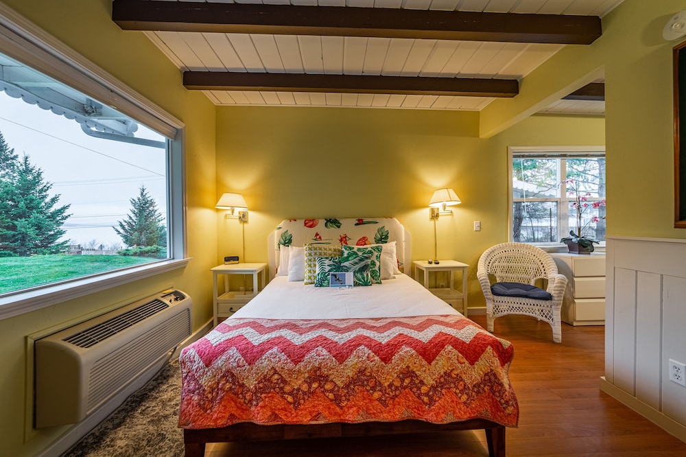 The Islander Inn - photo 37