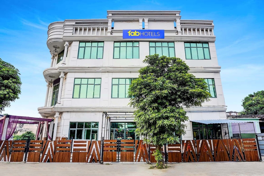 Fabhotel Aman Paradise in Kanpur, India