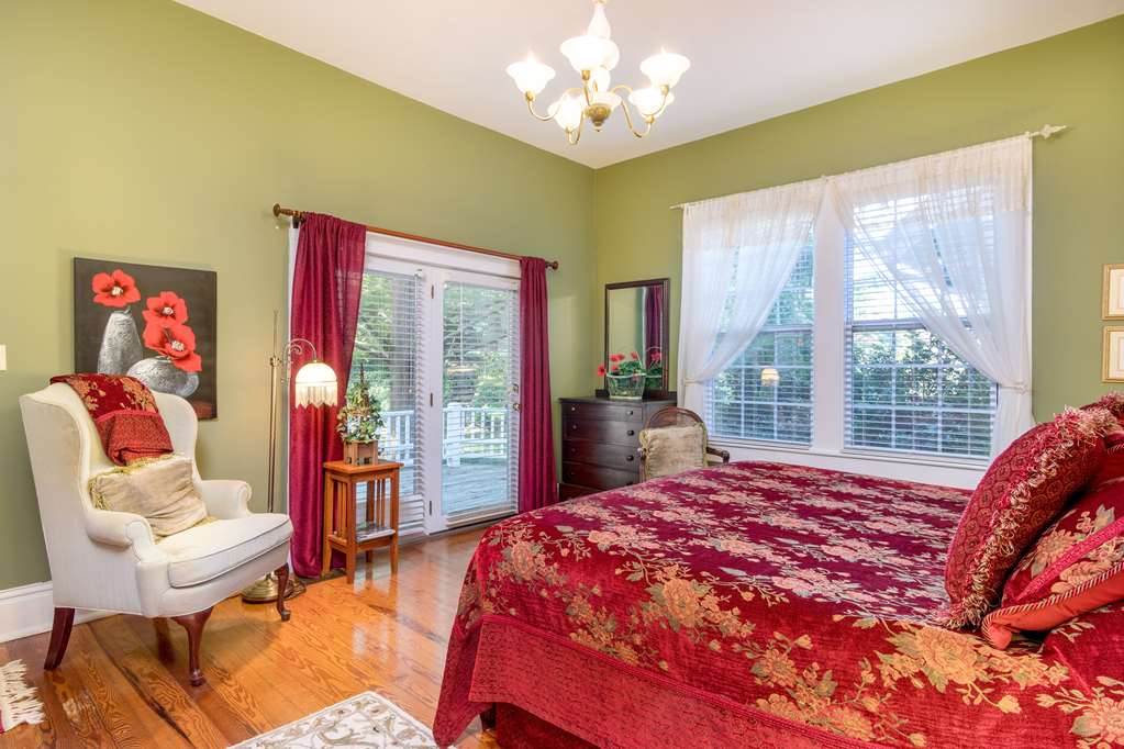Highland Lake Inn & Resort - photo 7